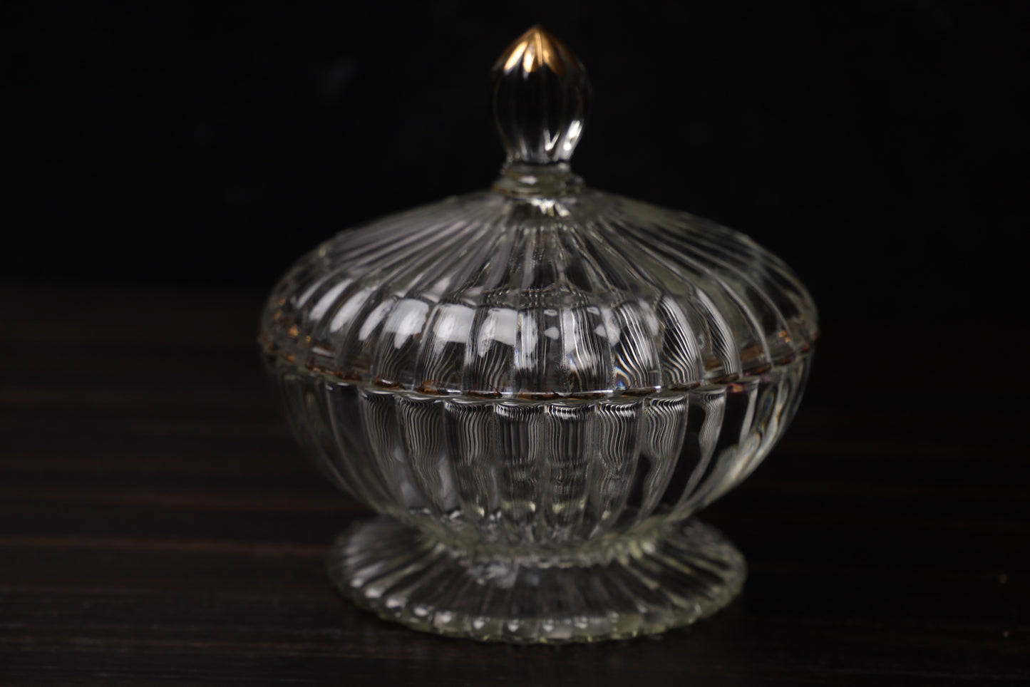 Medium bowl with lid